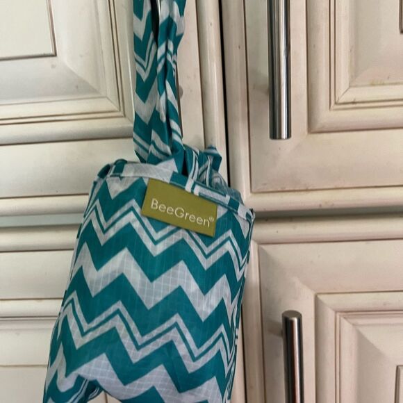 BeeGeeen Foldable Reusable Grocery Bag - Picture 3 of 5